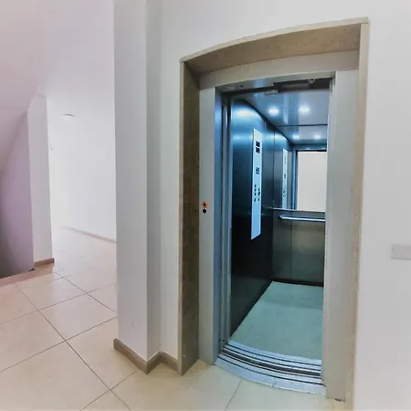 Zefiro Apartment